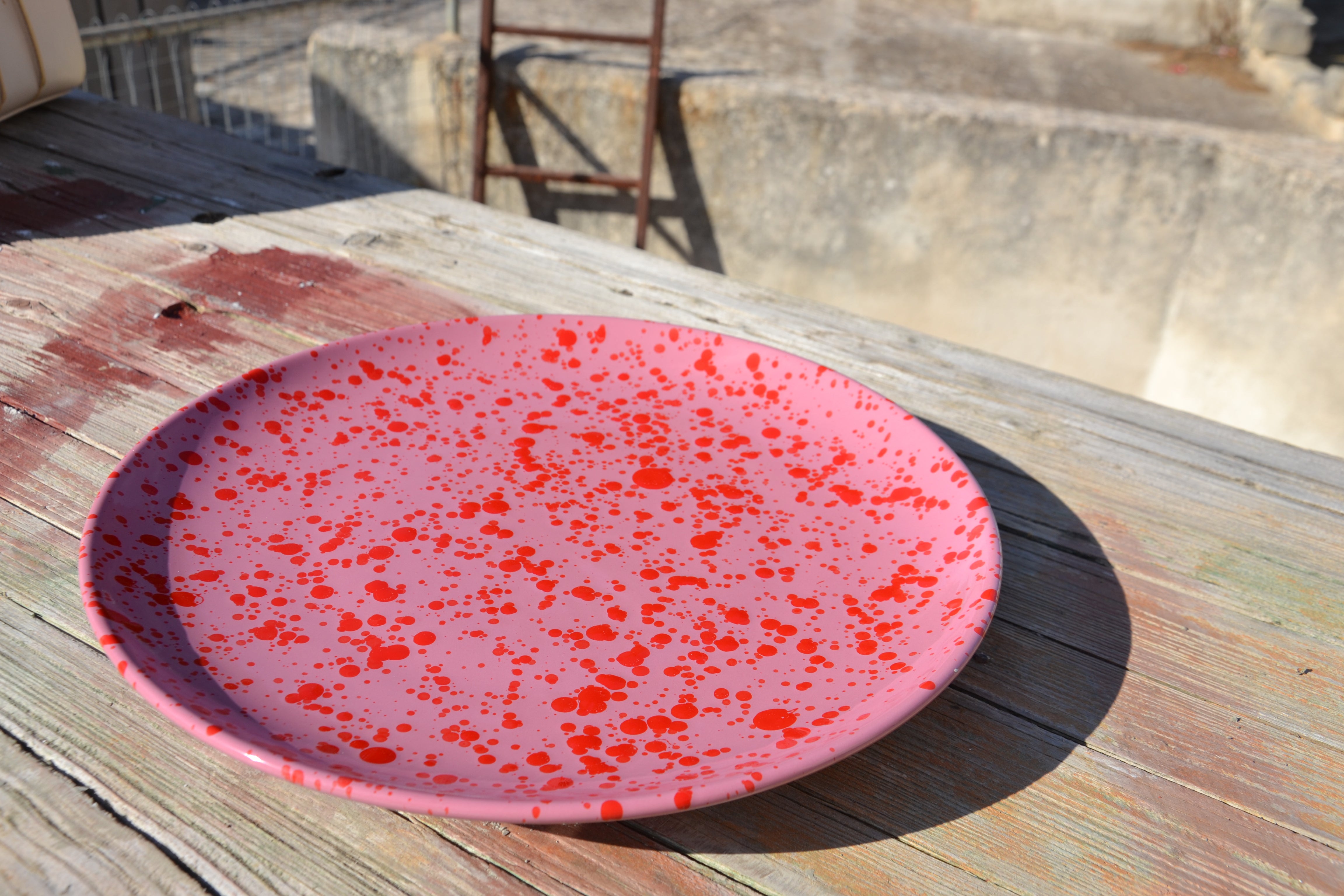 Bottega_Terra_Arrabbiata_dinner_plate_pink_and_red_2