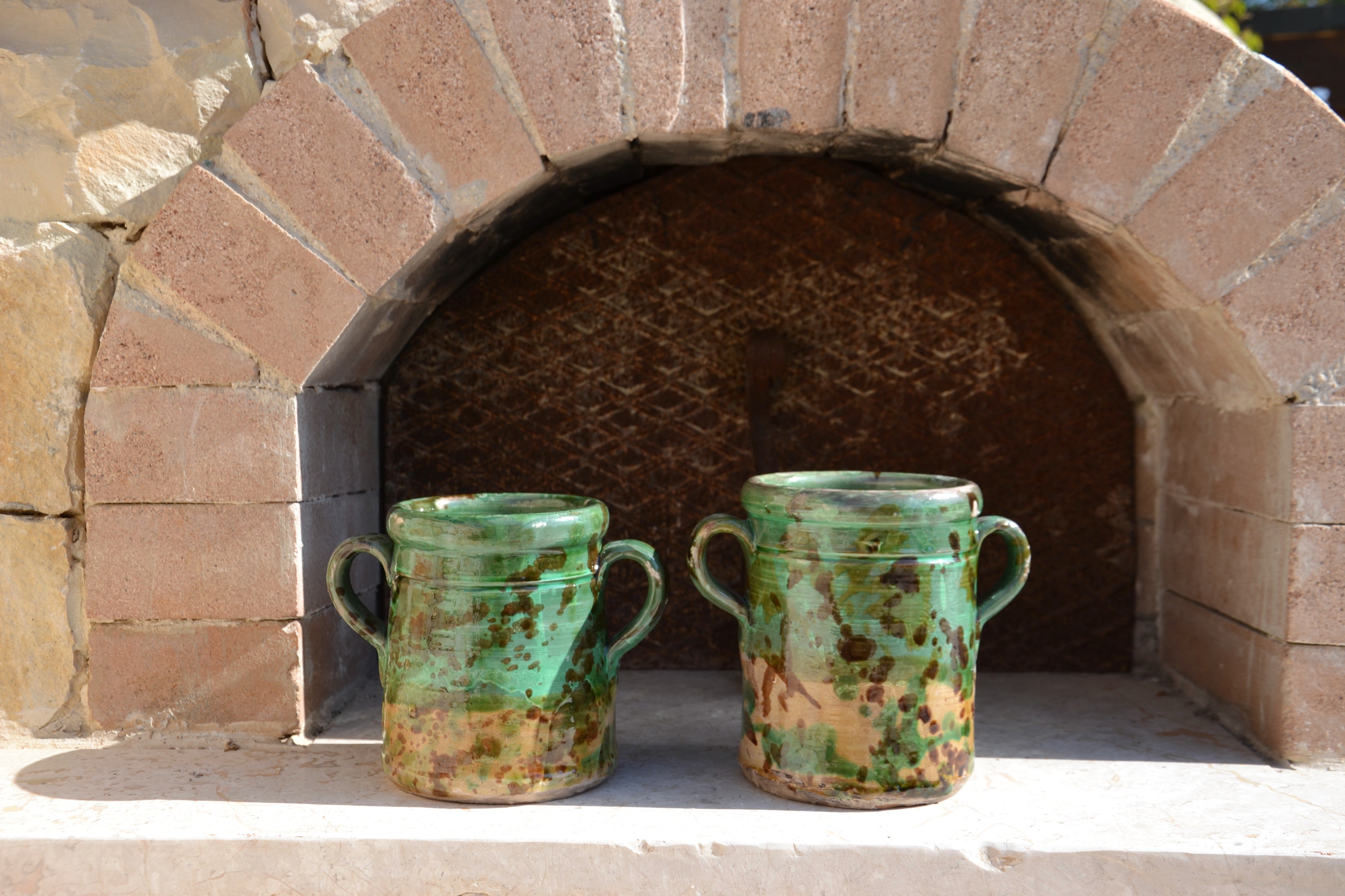 SET_OF_TWO_19TH_CENTURY_ITALIAN_SPECKLED_JARS